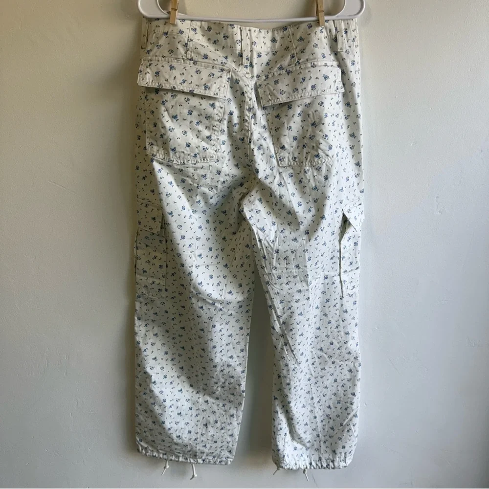 Levi’s “Isabel” Floral White ‘94 Baggy Cargo Pants NWOT - Picture 2 of 7